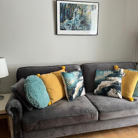 1 Bedroom Garden Flat Zone 2 ロンドン エクステリア 写真